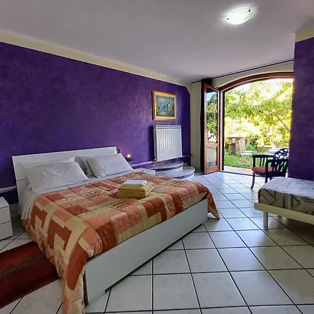 Monti E Mare Bed & Breakfast *