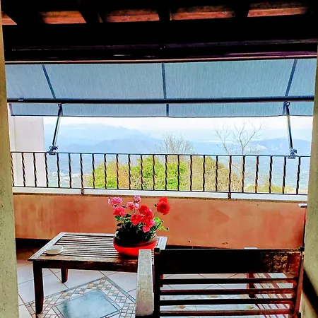 לינה וארוחת בוקר Monti E Mare 3*