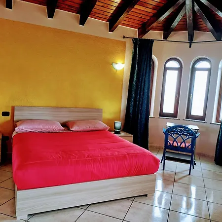 Monti E Mare לאנוסיי