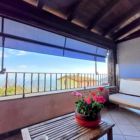 לינה וארוחת בוקר Monti E Mare 3*