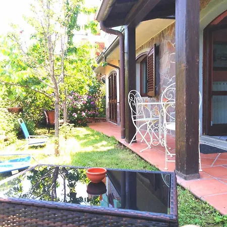 Monti E Mare לינה וארוחת בוקר לאנוסיי