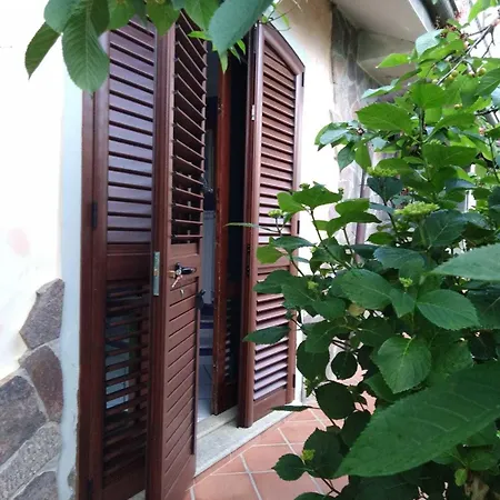 Monti E Mare 3* לאנוסיי