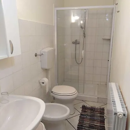 Monti E Mare 3* לאנוסיי