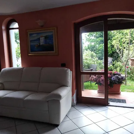 Monti E Mare Bed and breakfast