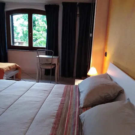 לינה וארוחת בוקר Monti E Mare